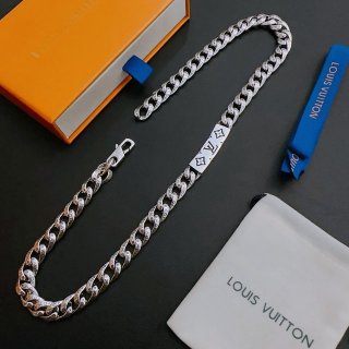 LV-Accessories-37