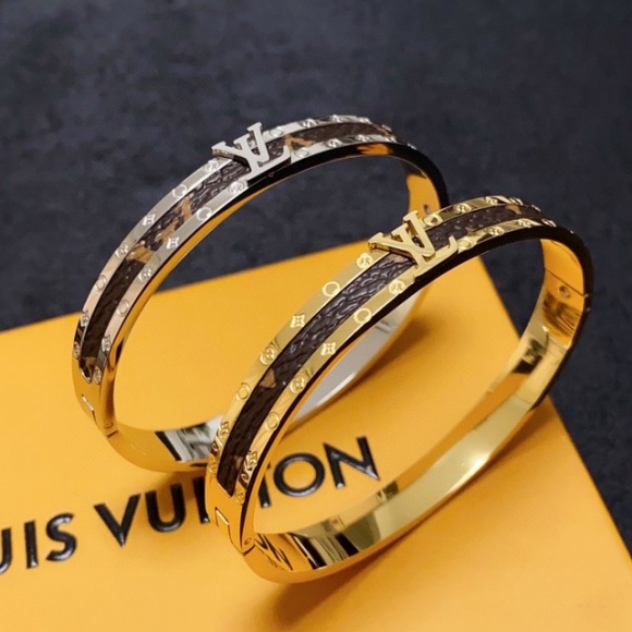 LV-Accessories-82