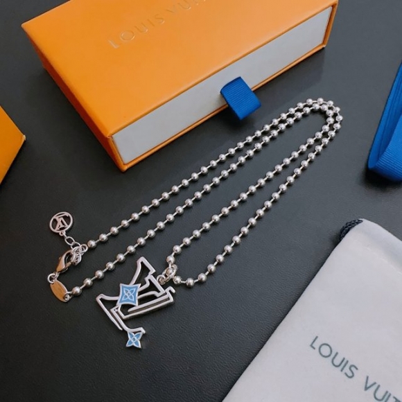 LV-Accessories-25