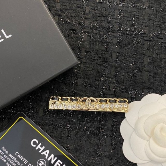 Chanel-Accessories-300