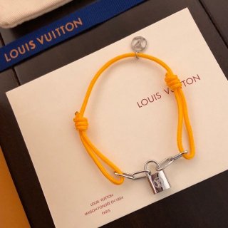 LV-Accessories-89