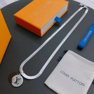 LV-Accessories-52