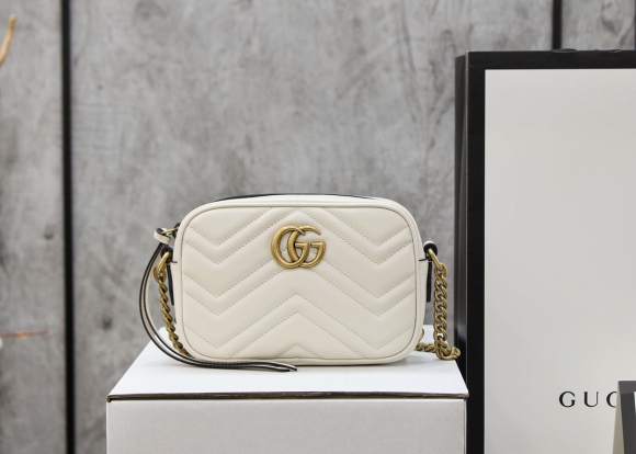 Designer Gucci GG Marmont matelasse mini bag 448065