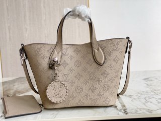 Designer Louis Vuitton Blossom PM M21849