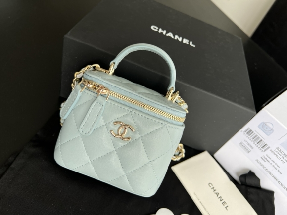 Designer Chanel 22 Cyanine Ap2198