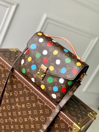 Designer Louis Vuitton YK Pochette Metis M46384