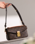 Designer Louis Vuitton Monogram Pochette M